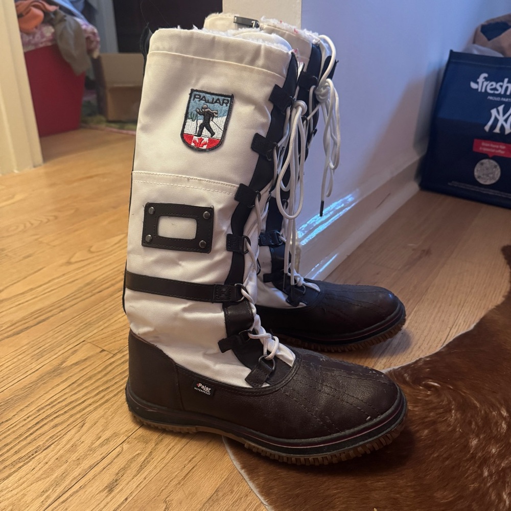 Pajar Snowboors size 10 women